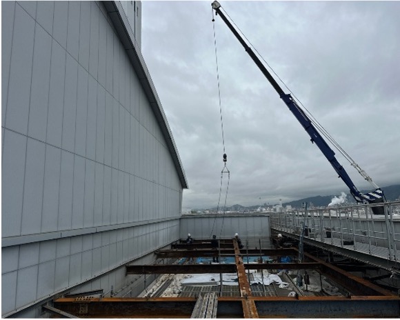 東クリーンセンター機器冷却塔ヤード上部通気口鉄骨改修工事