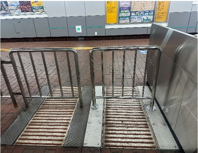 改札機更新に伴う床改修工事