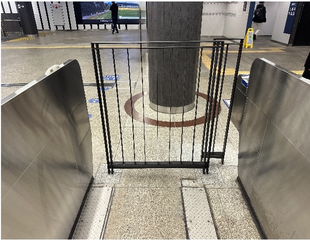 改札機更新に伴う床改修工事